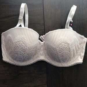 Victoria’s Secret White Multi Bra 34DD!